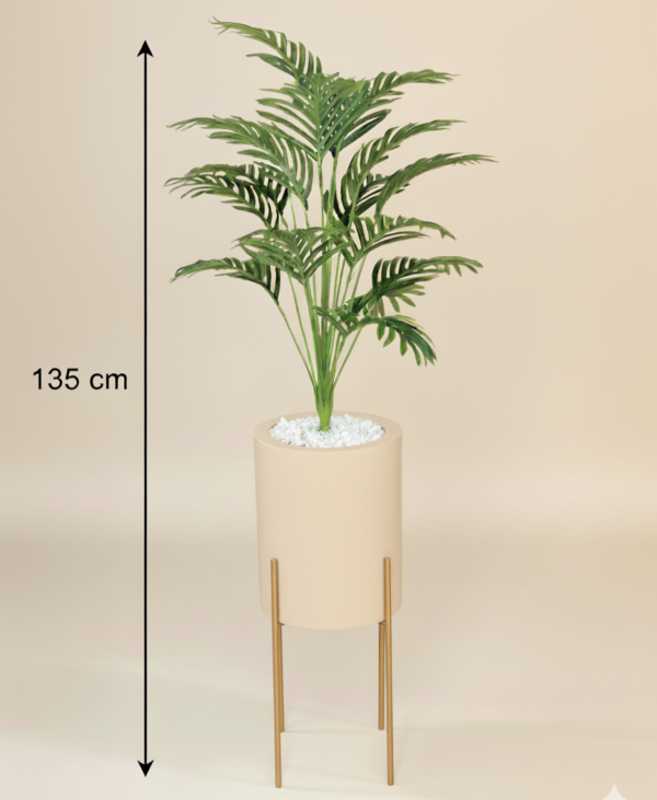 Vase élégant sur pied avec palmier décoratif – Image 3