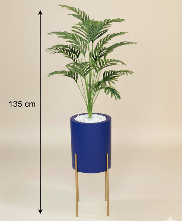 Vase élégant sur pied avec palmier décoratif – Image 2